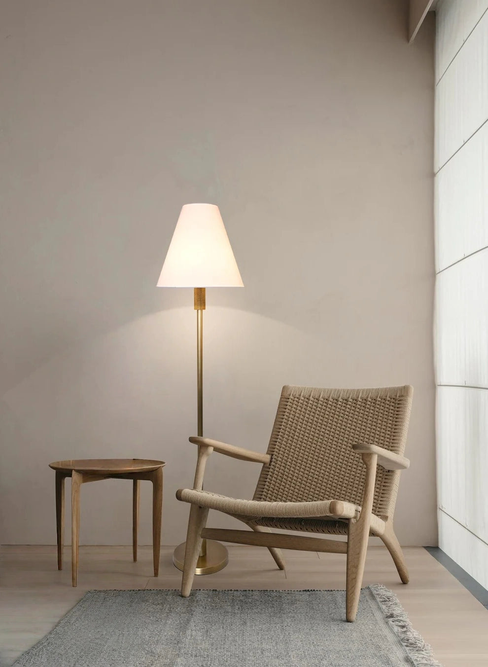 Classic simple knurled metal base fabric lampshade floor lamp